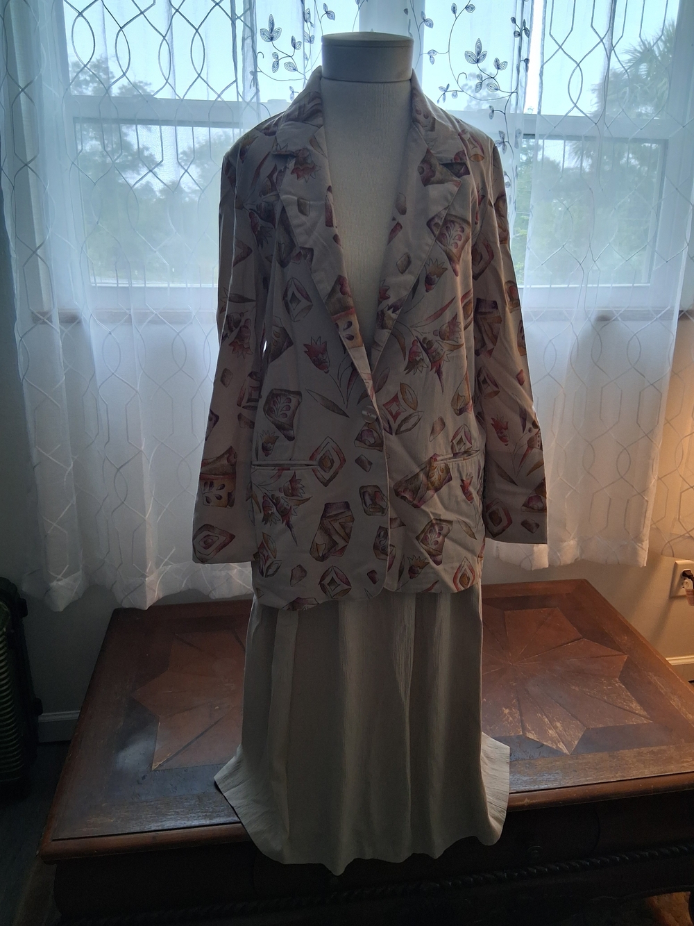 Women's Cream Printed Lightweight Blazer Jacket And Skirt